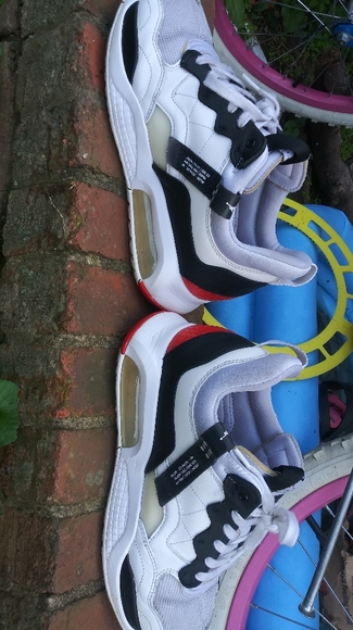 Jordan size 10.5 - Picture 2 of 2